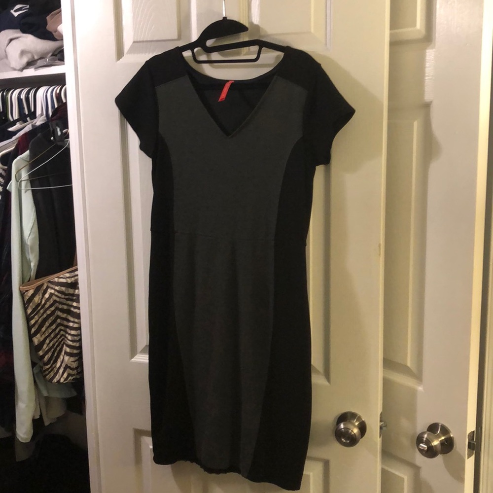 Ruby Ribbon size Medium mid length dress